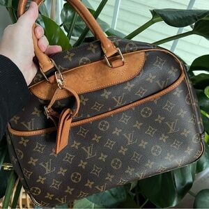 Authentic: Vintage, Louis Vuitton Deauville Bag
